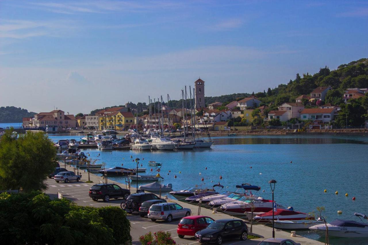 House Hotel Plava Laguna Tisno Bilik gambar
