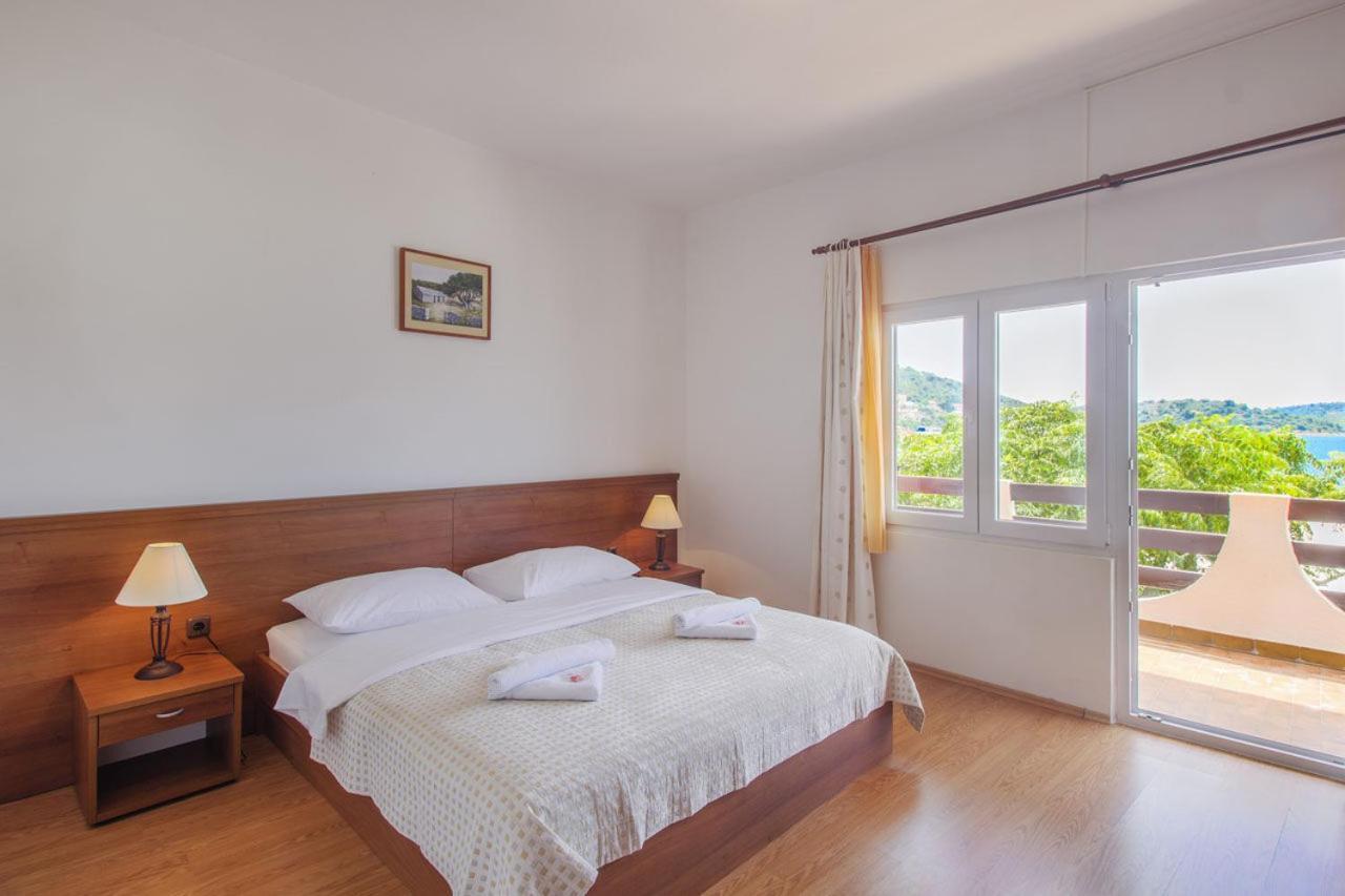 House Hotel Plava Laguna Tisno Bilik gambar