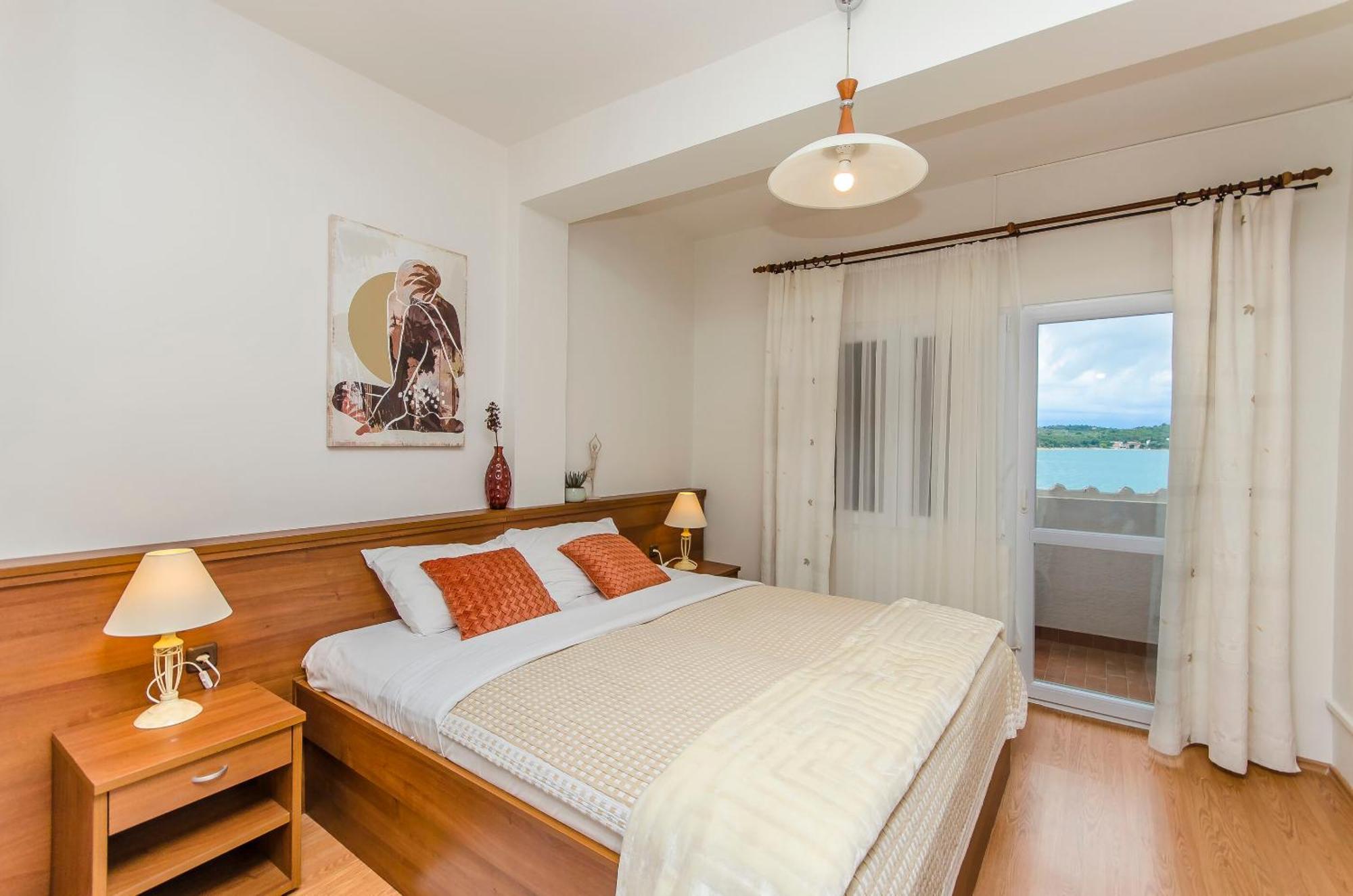 House Hotel Plava Laguna Tisno Luaran gambar