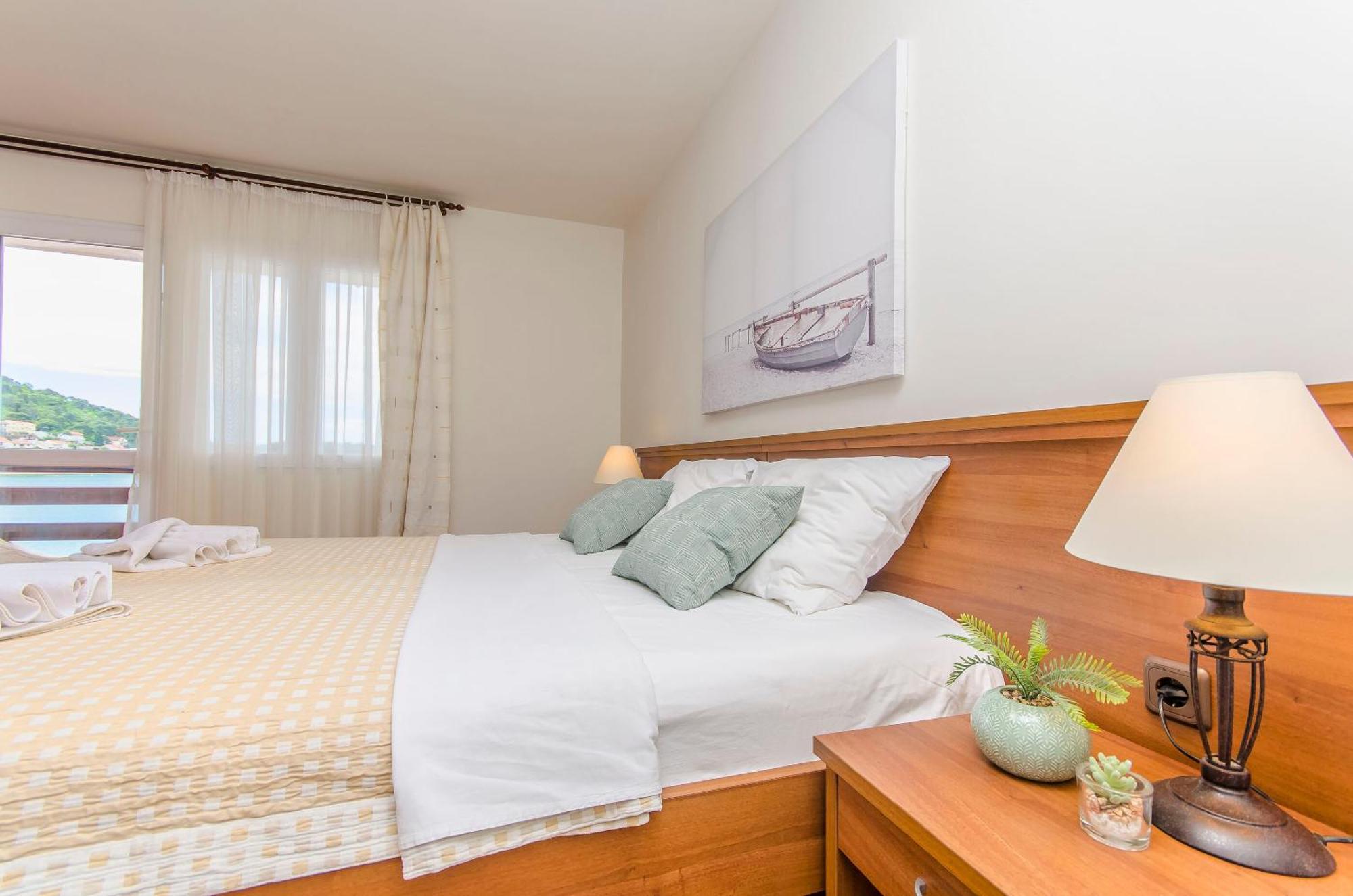 House Hotel Plava Laguna Tisno Luaran gambar