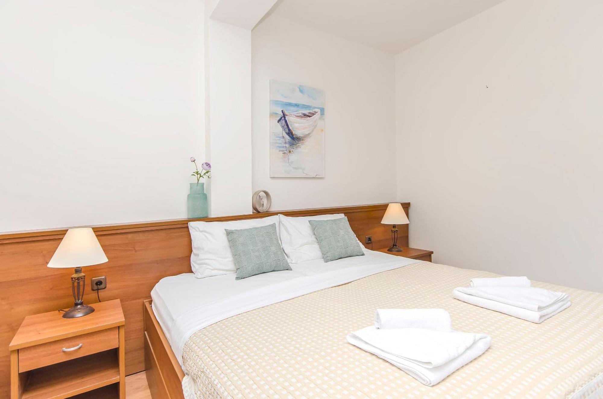 House Hotel Plava Laguna Tisno Luaran gambar