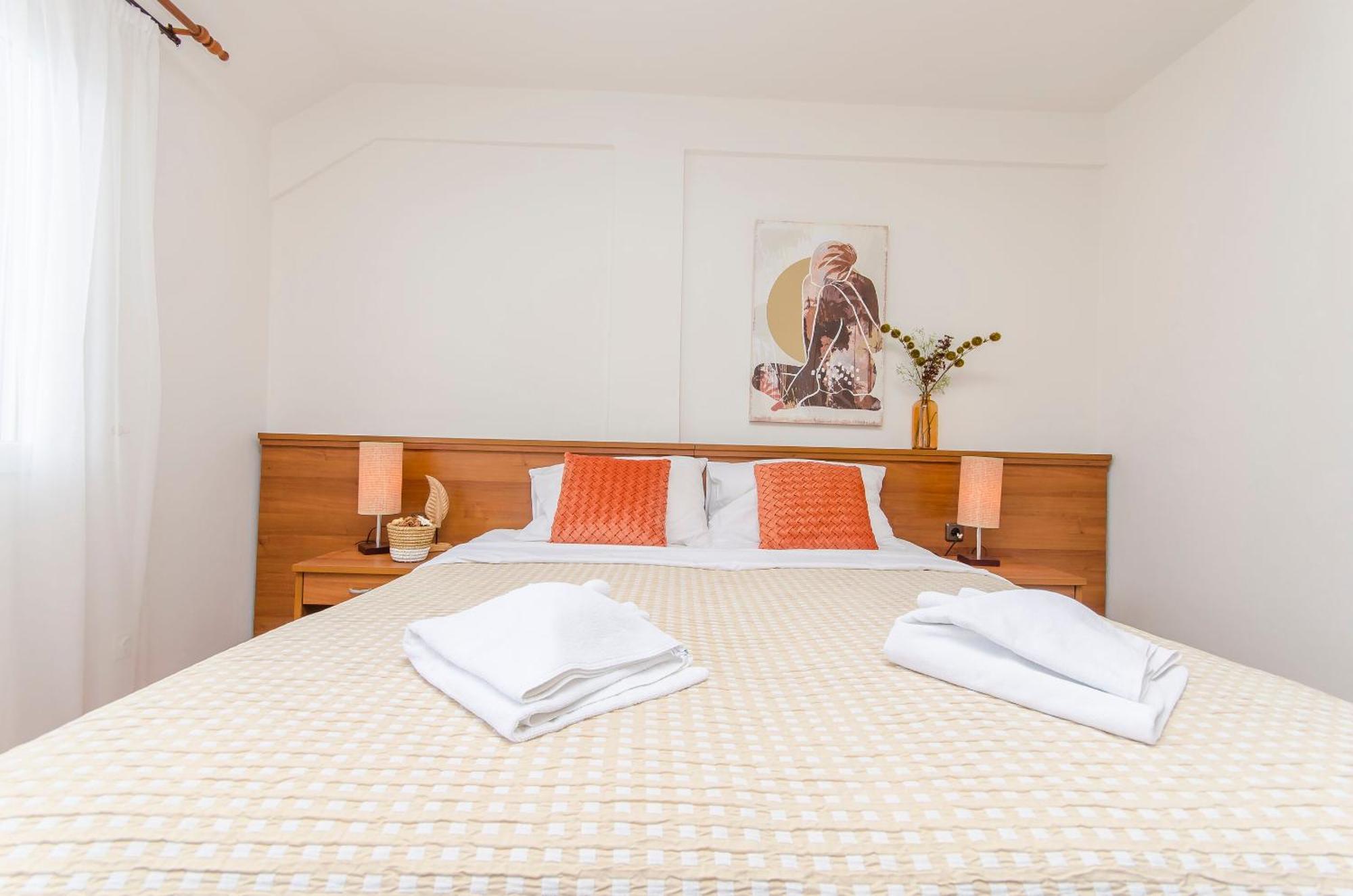 House Hotel Plava Laguna Tisno Luaran gambar