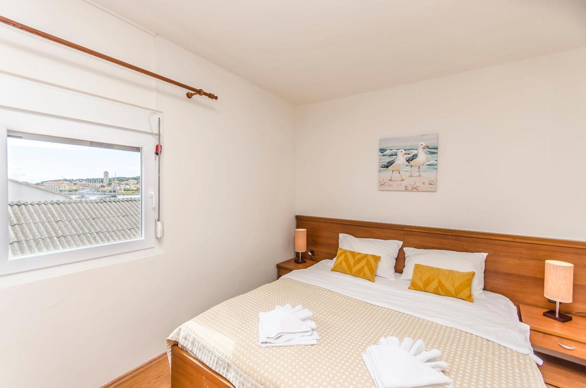 House Hotel Plava Laguna Tisno Luaran gambar