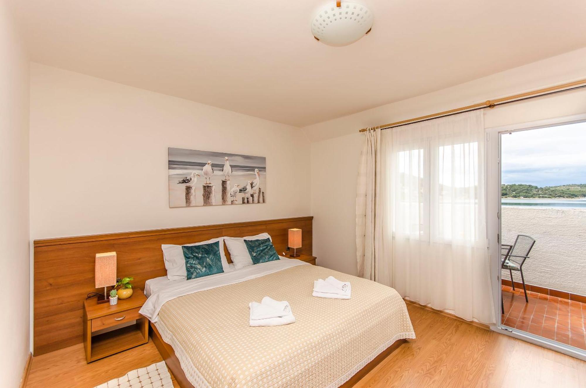 House Hotel Plava Laguna Tisno Luaran gambar