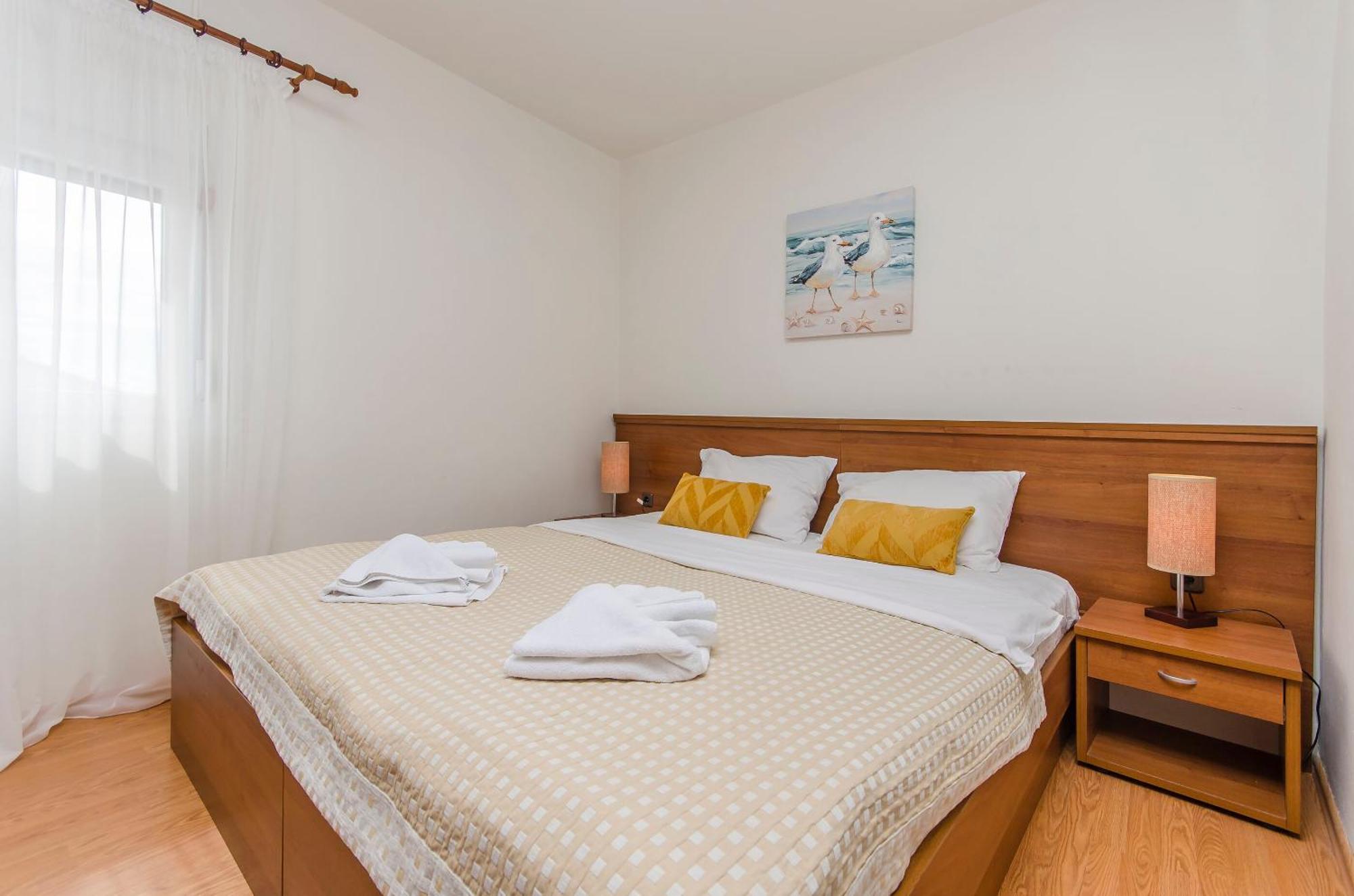 House Hotel Plava Laguna Tisno Luaran gambar