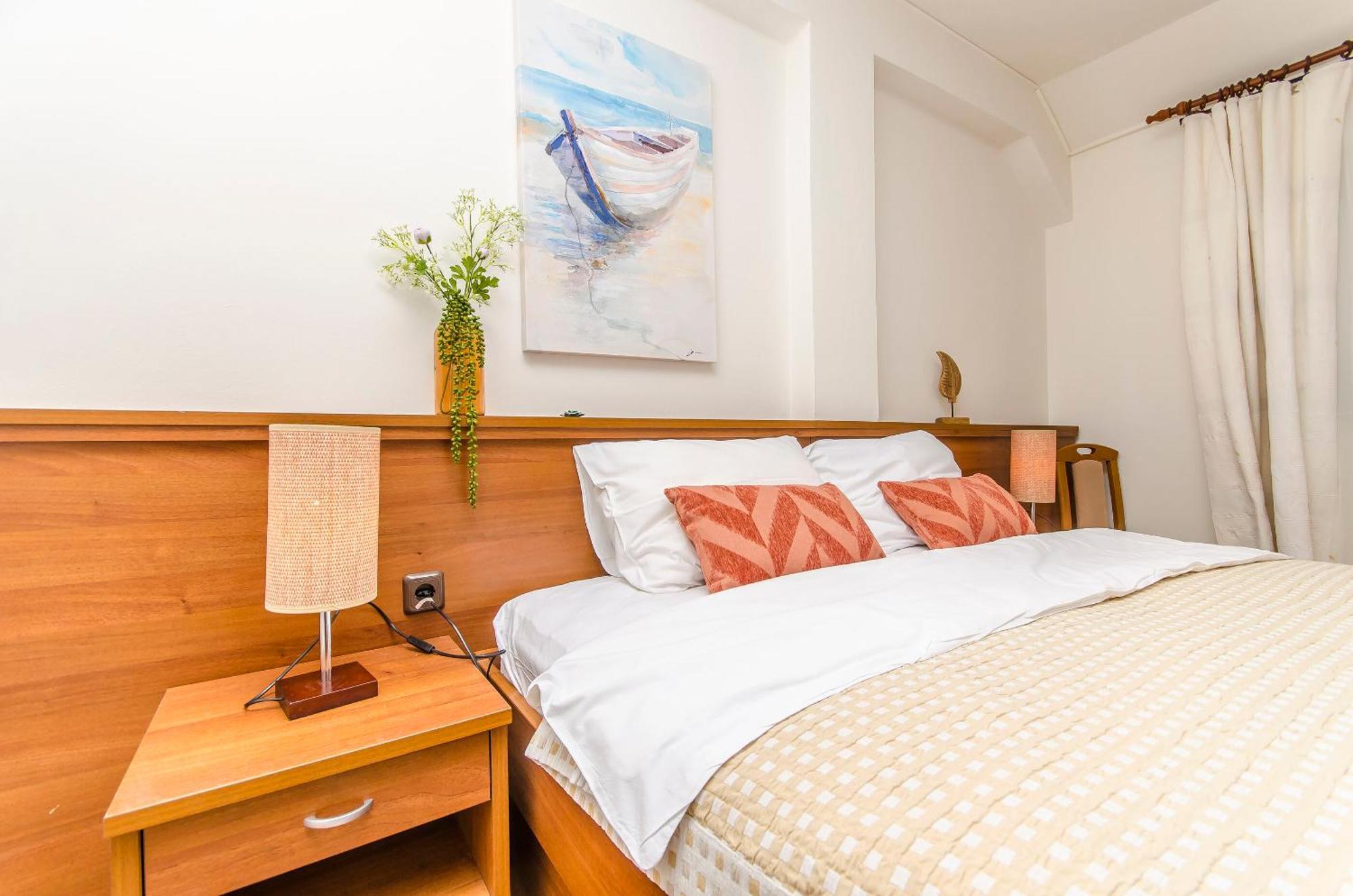 House Hotel Plava Laguna Tisno Luaran gambar