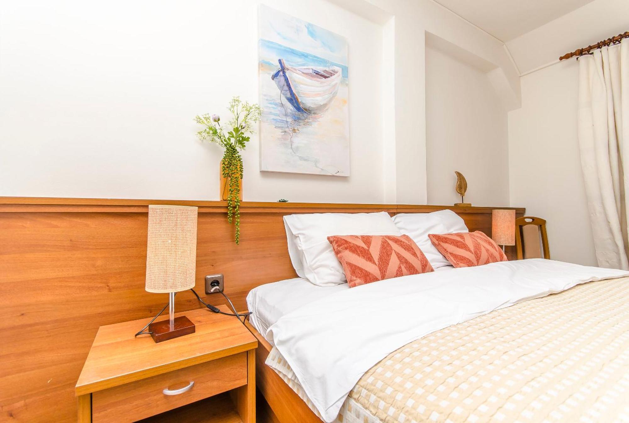 House Hotel Plava Laguna Tisno Luaran gambar