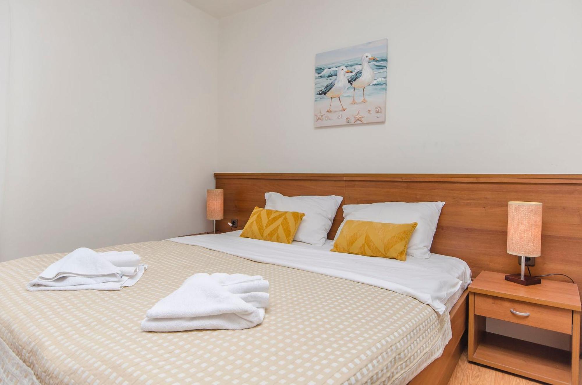House Hotel Plava Laguna Tisno Luaran gambar