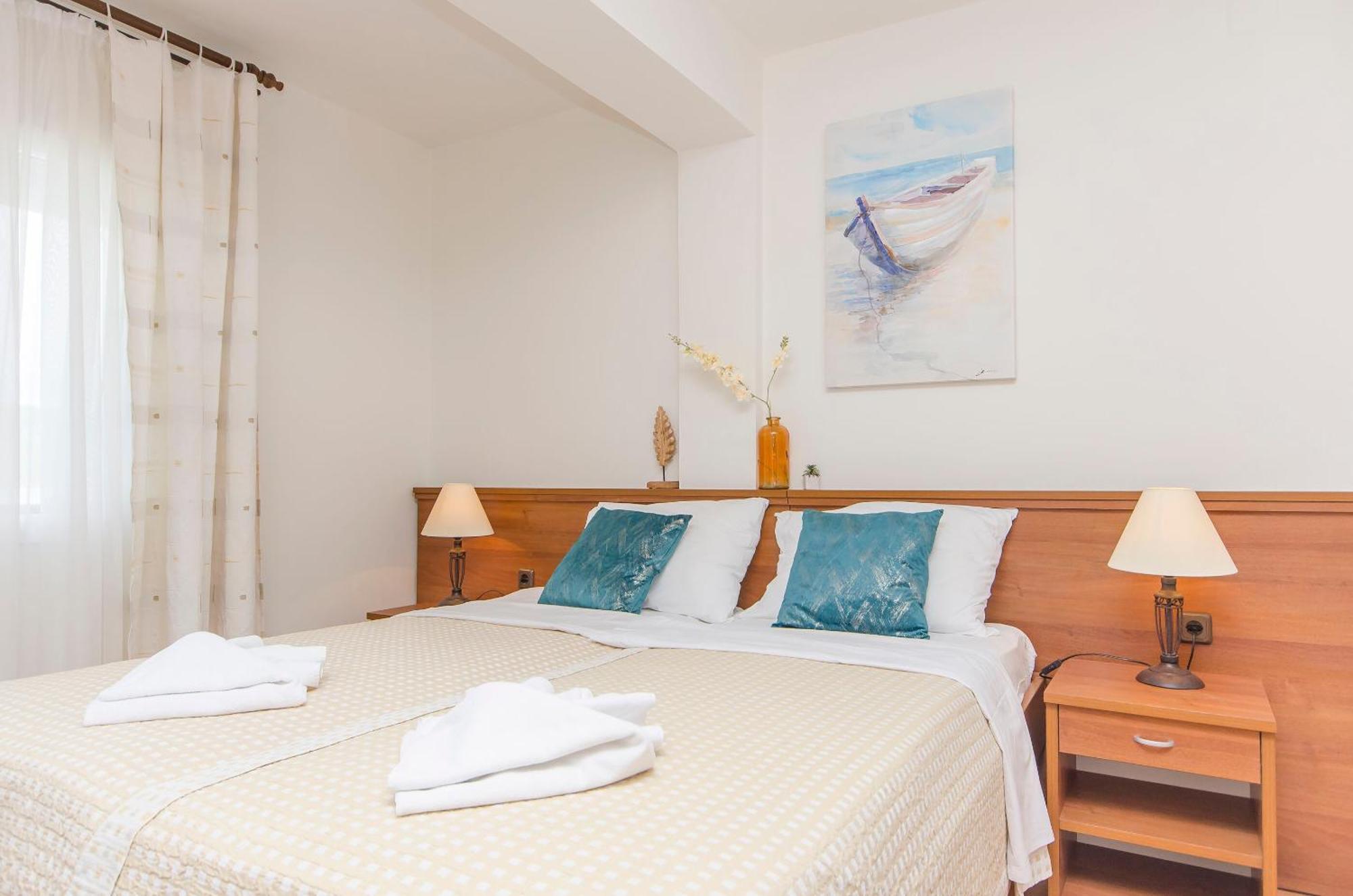 House Hotel Plava Laguna Tisno Luaran gambar