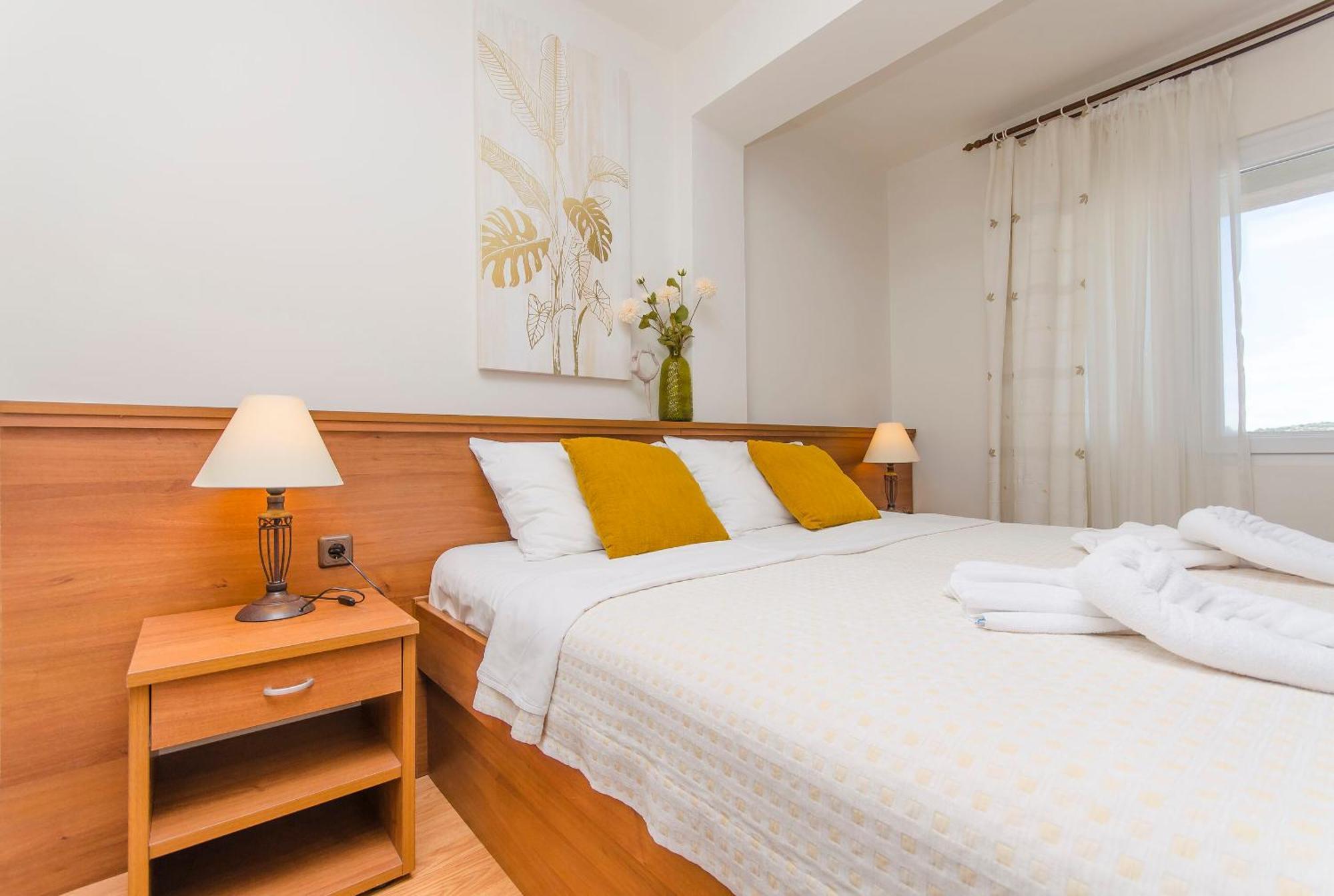 House Hotel Plava Laguna Tisno Luaran gambar