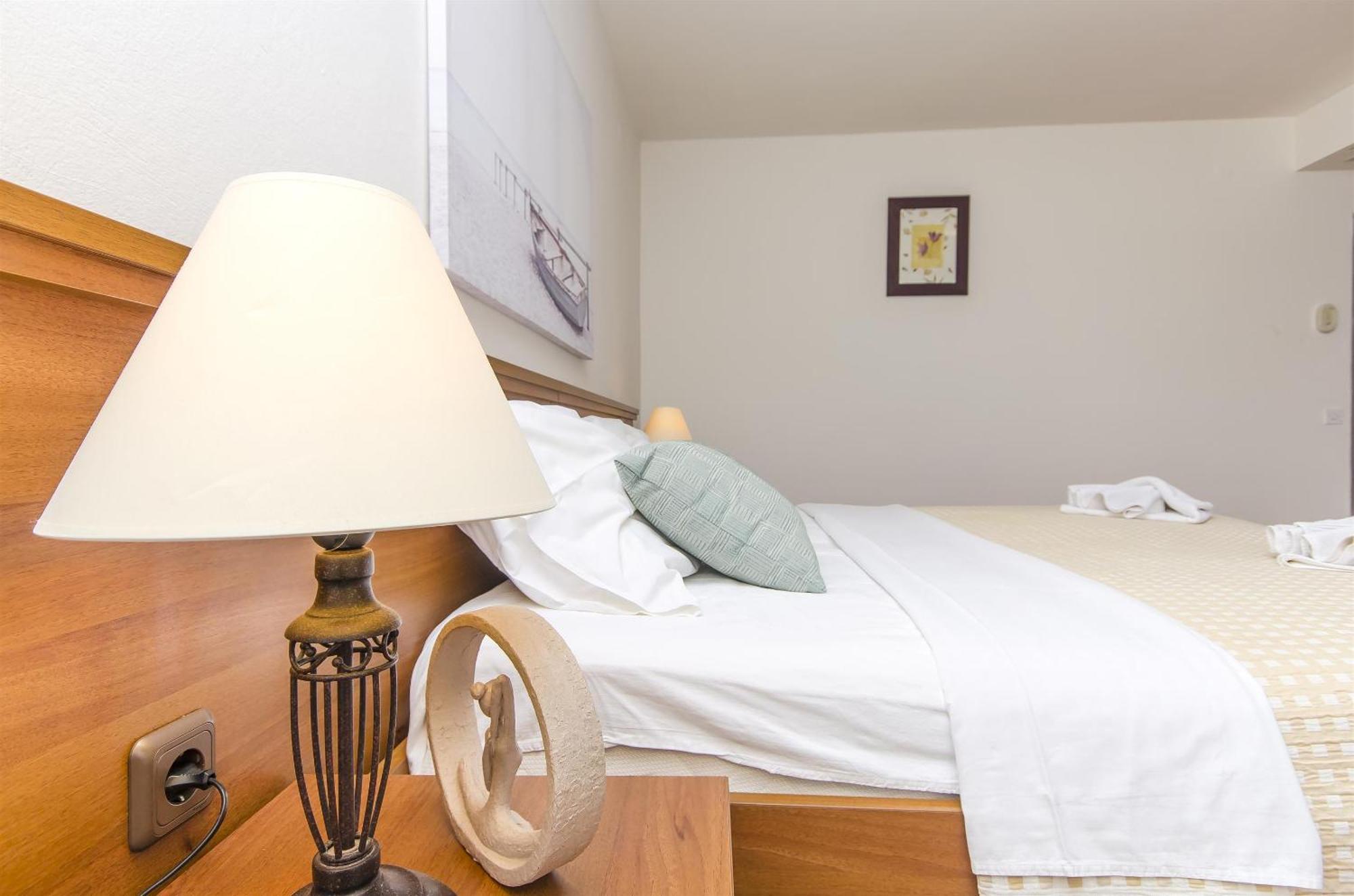 House Hotel Plava Laguna Tisno Luaran gambar